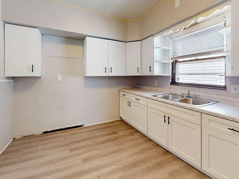 11813 Dove Ave — Photo 3