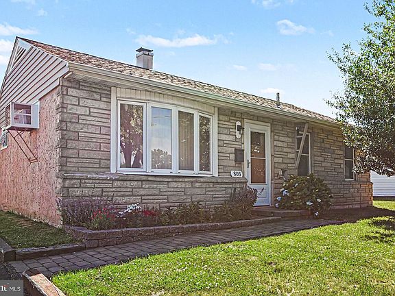 2nd image of 803 Hilary Ave