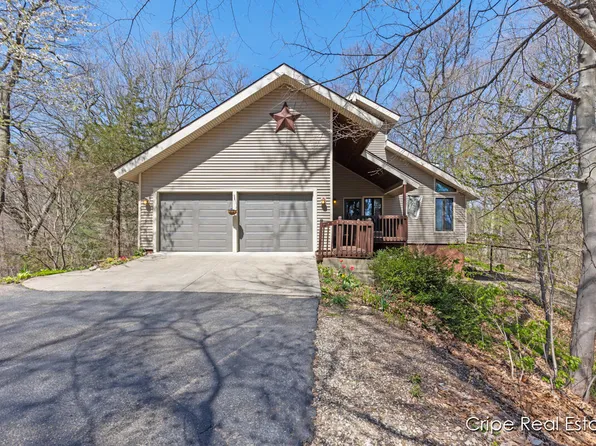 2225 Spencer Dr, Middleville, MI 49333