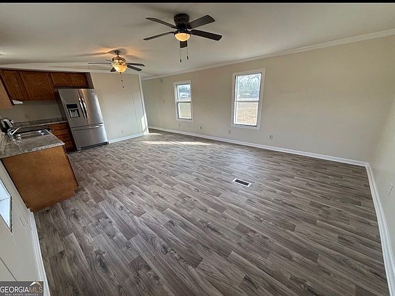 2nd image of 315 Bradley Ct
