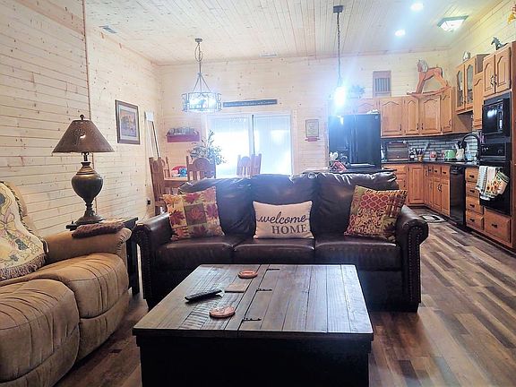 5th image of 377 Lusk Rd