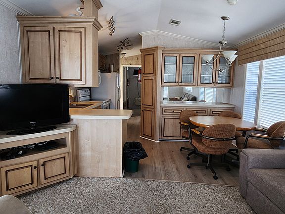 5th image of 7820 Wire Rd #203