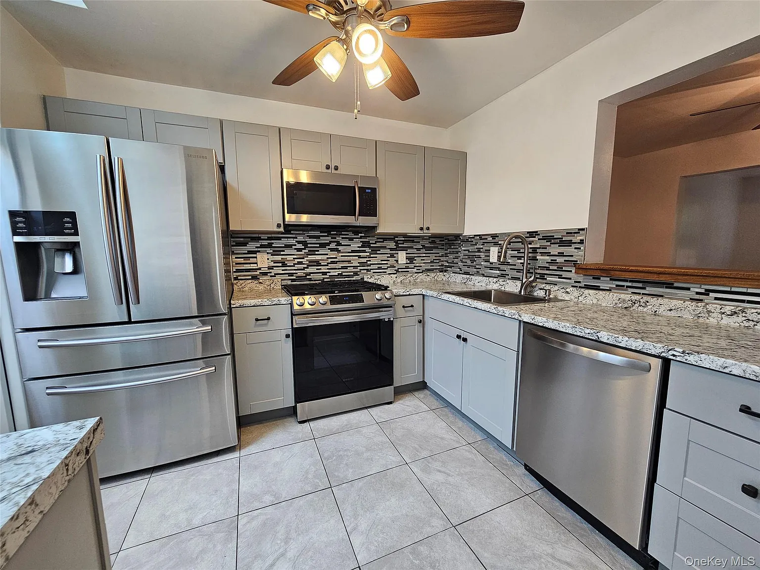 3 bed, 1.5 bath, 1324 sqft, $2,600 — Photo 4