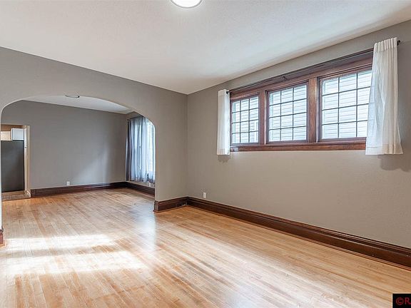 5th image of 220 Bradley St