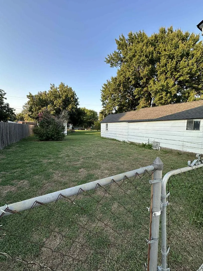 1311 Jackson St — Photo 2