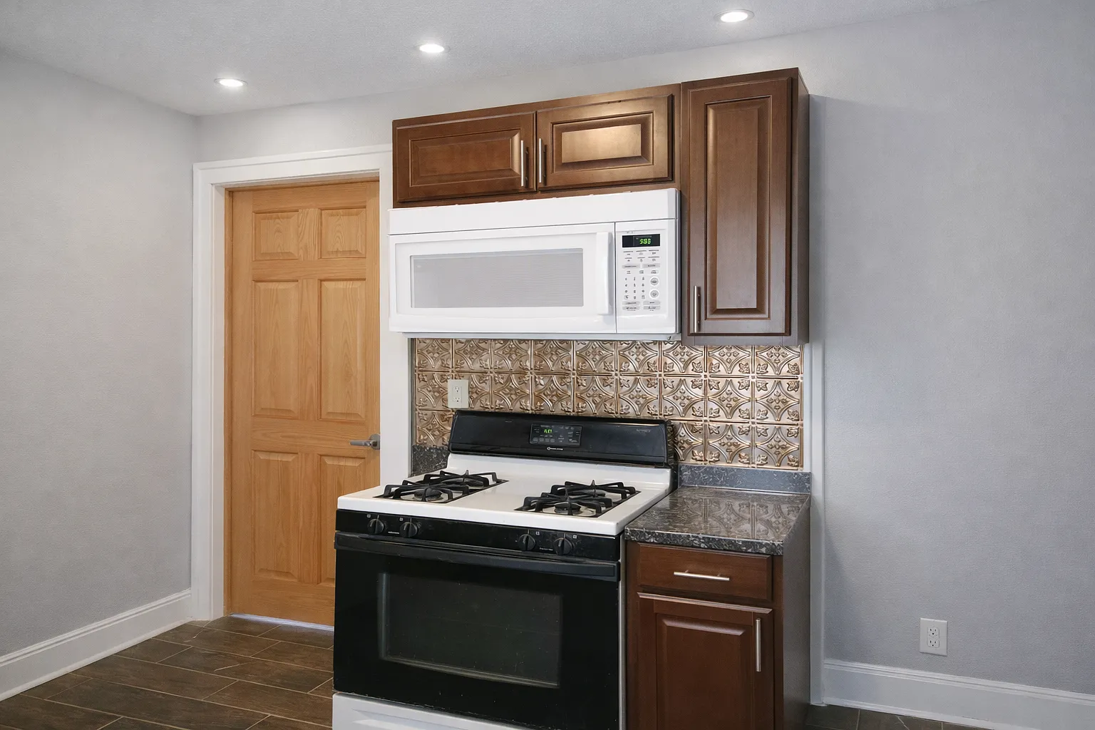 5 bed, $3,100 — Photo 3
