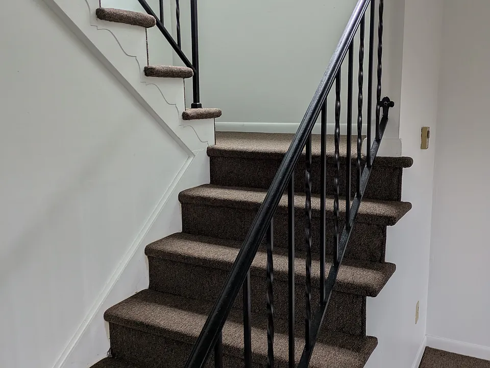 Extra window for this corner unit