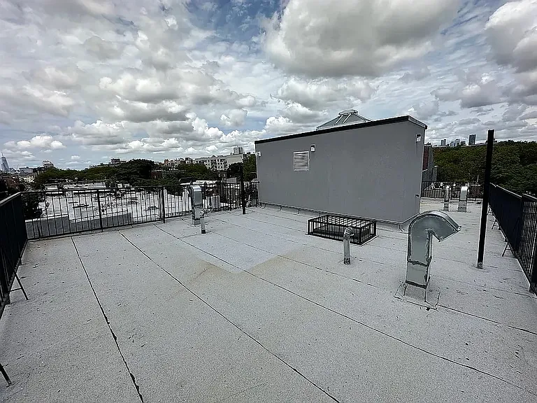 959 Metropolitan Ave #3B — Photo 31