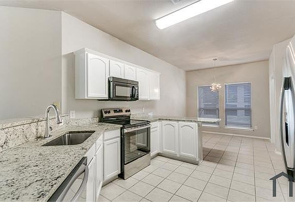 3rd image of 9705 Hedge Bell Dr