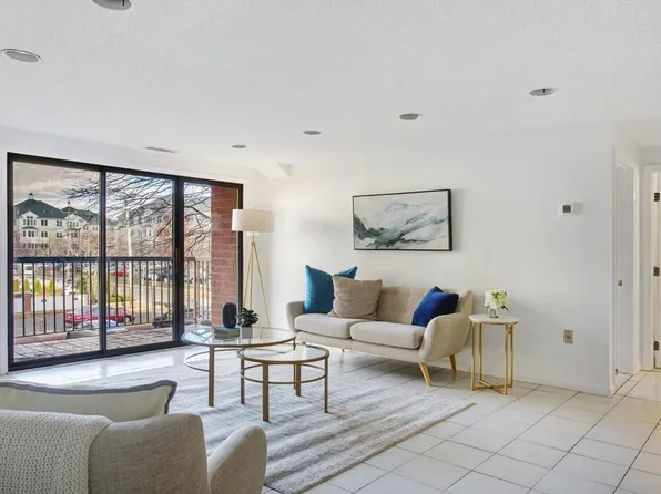 30 Revere Beach Pkwy APT 204, Medford, MA 02155