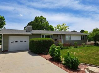 815 E 8th St, Chadron, NE 69337