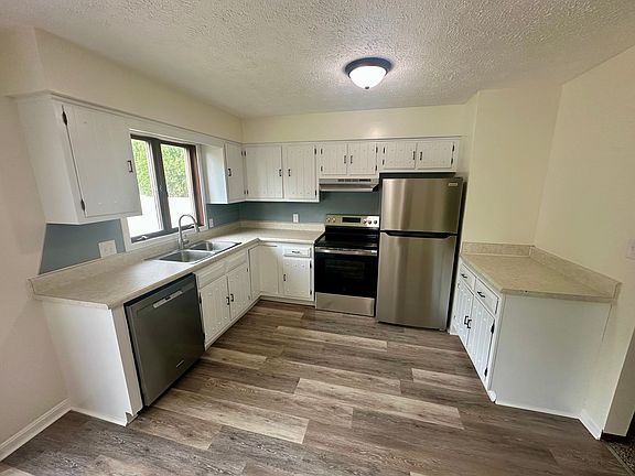 4th image of 3615-3617 Mount Pleasant St NW #3615
