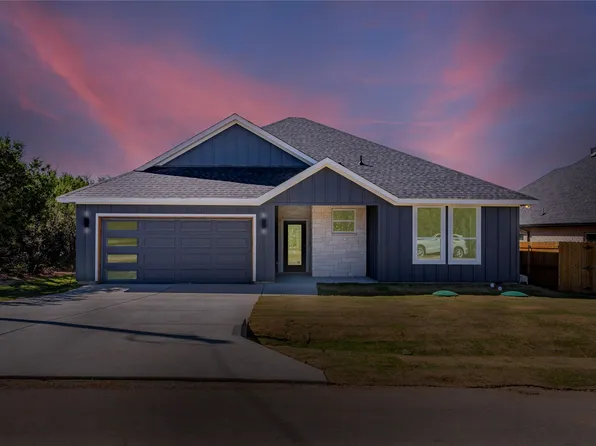 2825 Steepleridge Cir, Granbury, TX 76048