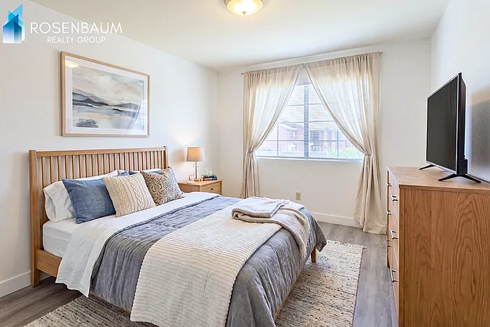 1081 Canary Dr — Photo 6