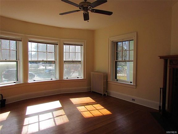 3rd image of 39 Lexington Ave #1
