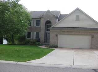 2242 Silver Maple Ln, Lake Orion, MI