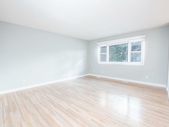 4th image of 229 3rd Ave SE
