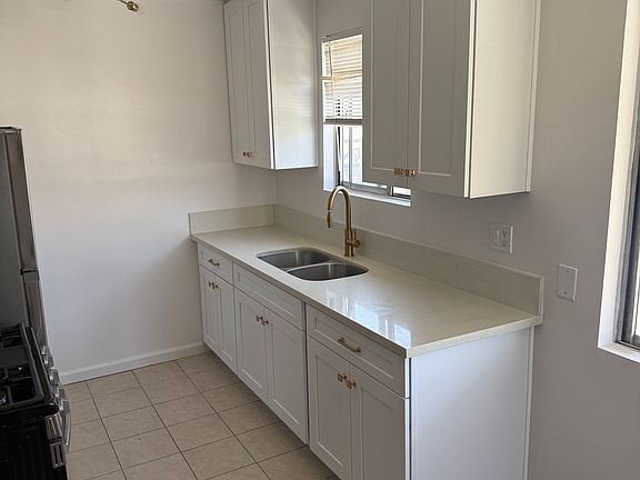2nd image of 733 N Adams St APT D