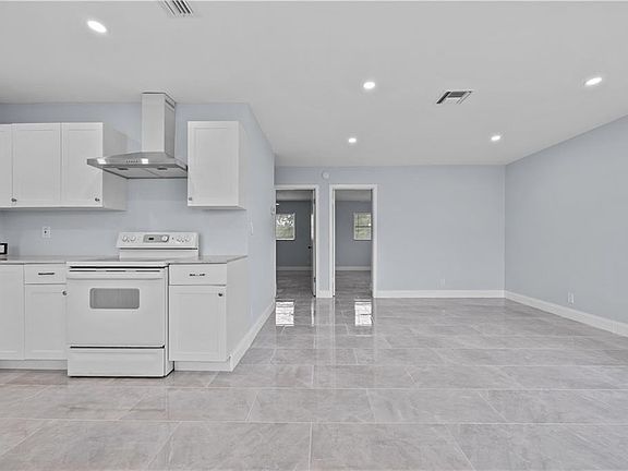 2nd image of 260 NW 19th St #290