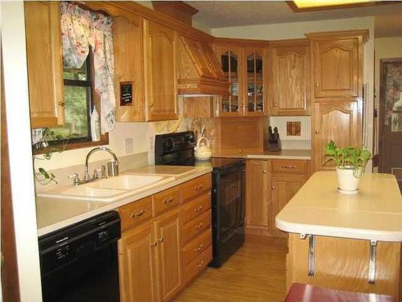 3rd image of 1085 Earlene Dr