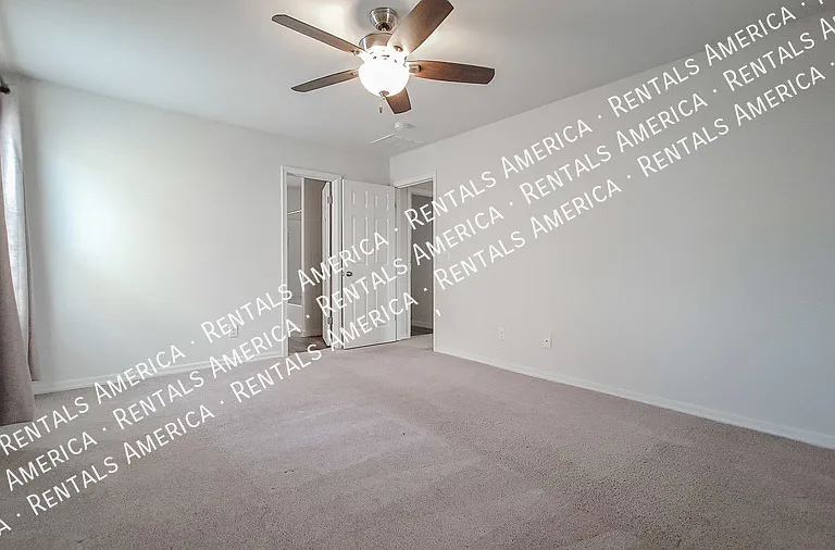 229 E Watson Pl — Photo 17