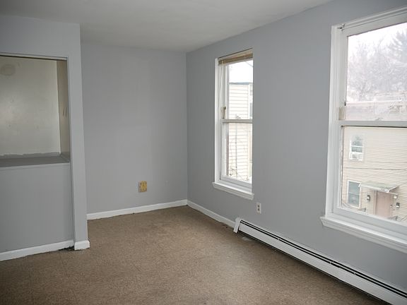 5th image of 43 Osborne St APT 1