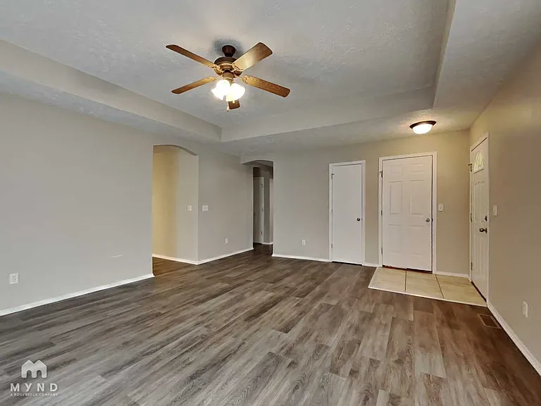 1119 S Brown Ave — Photo 5
