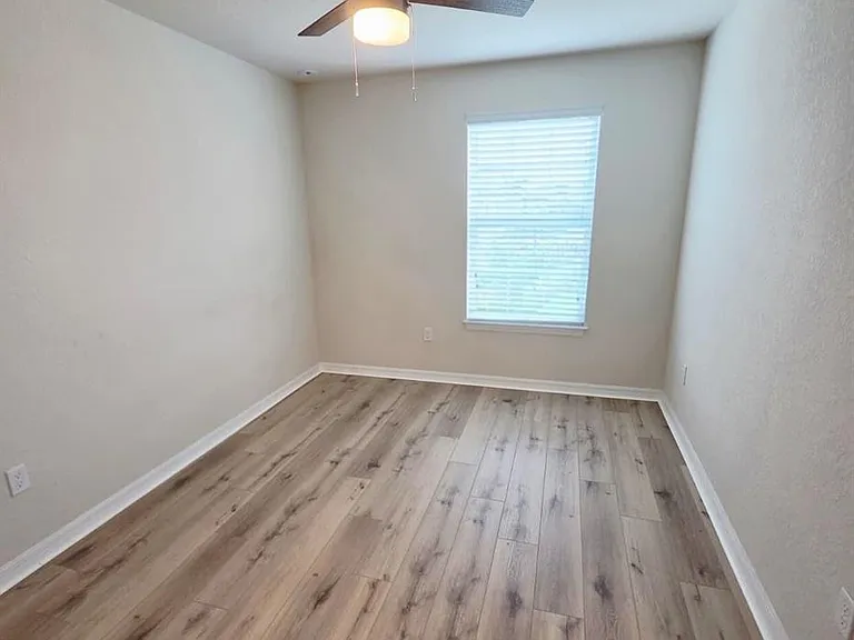 3213 Watercress Dr — Photo 11