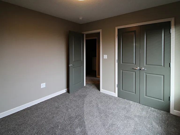 Summit Falls Apartments & Townhomes — Photo 39