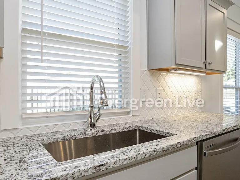 213 Greenwood Dr — Photo 11