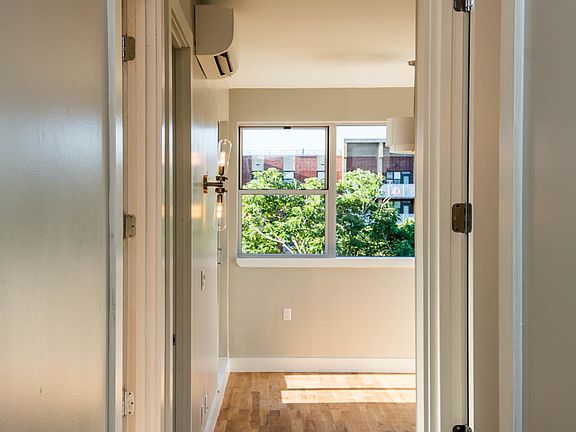 3rd image of 834 Quincy St #4