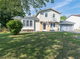 646 Vintage Ln, Rochester, NY 14615