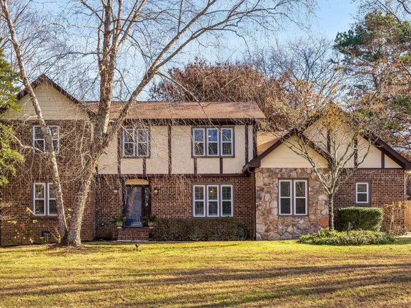 1917 Colonial Way Cir, Hixson, TN 37343