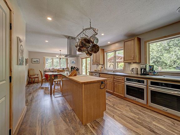 5th image of 1317 Lockyer Rd