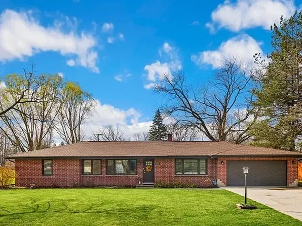 803 Rose Ave, Prospect Heights, IL 60070