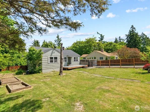 307 4th Street, Steilacoom, WA 98388