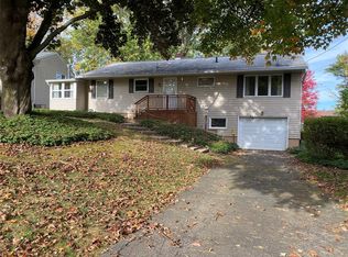 6 Normandy Ct, Binghamton, NY 13903