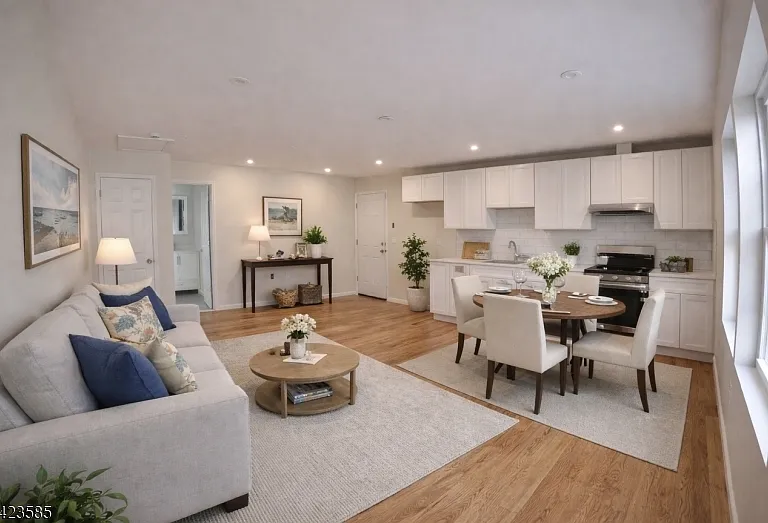 520 Bayway Ave #2A — Photo 1