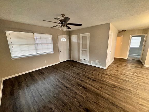 3rd image of 300 Westwood Dr