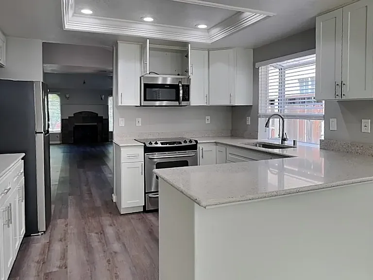 4305 Elk Dr — Photo 4