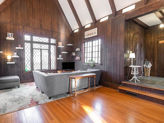 4th image of 203 Forest Hill Ln