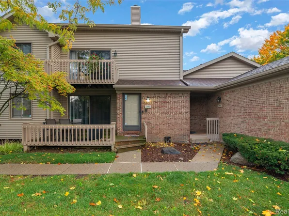 7975 Woodingham, West Bloomfield, MI 48322