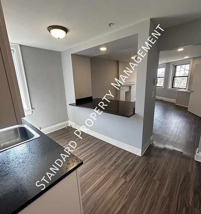 1st image of 2075 Main St #5