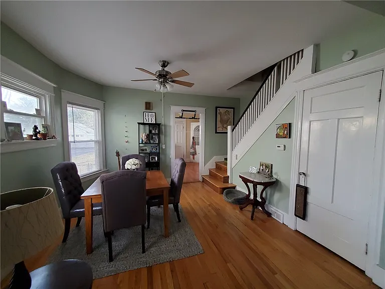 274 Field St — Photo 4