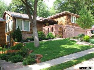 808 Bayberry Dr, Bellevue, NE 68005