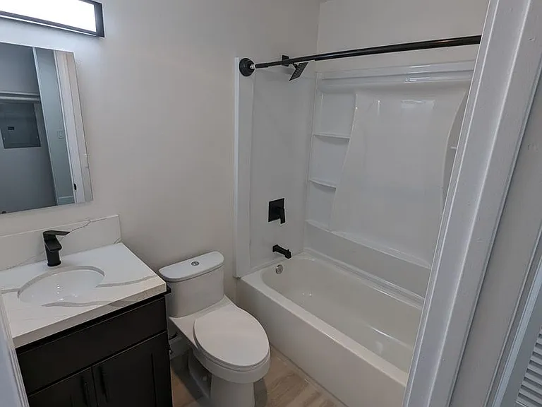Vista Capri Apartments in Kearny Mesa — Photo 40