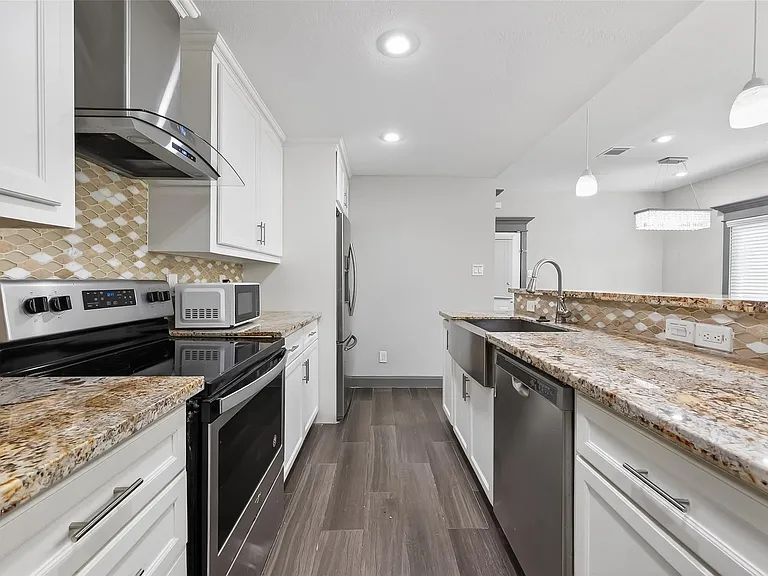 11280 Braes Forest Dr #406 — Photo 24