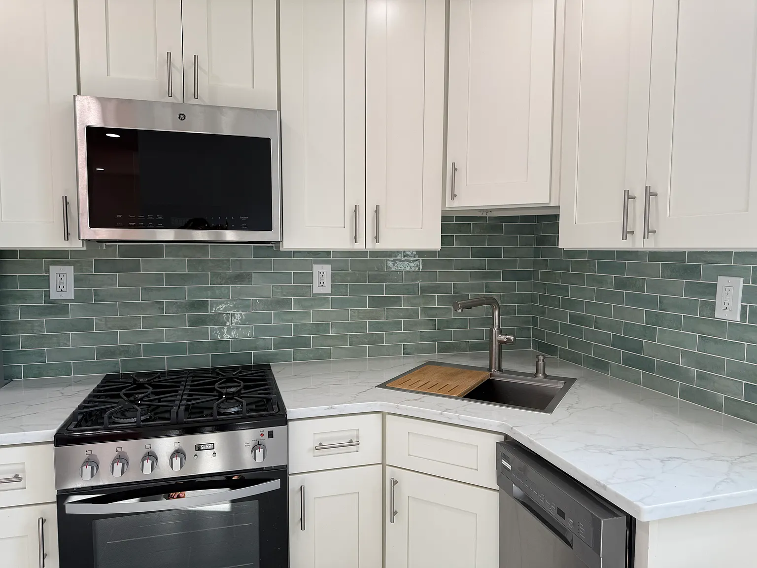1 bed, $2,200 — Photo 1