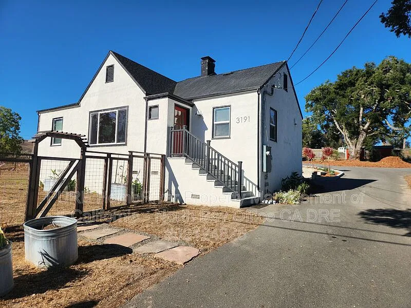 2 bed, 1.0 bath, 1250 sqft, $3,500 — Photo 1