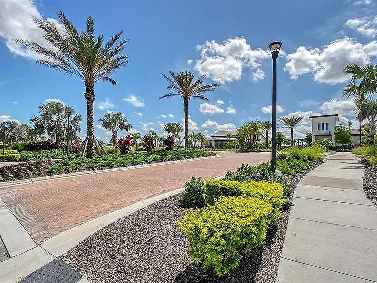 17624 Crescent Moon Loop — Photo 42